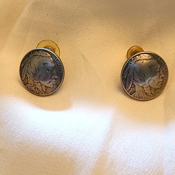 VINTAGE BUFFALO NICKLE STYLED BUTTON EARRINGS - Picture 1 of 2